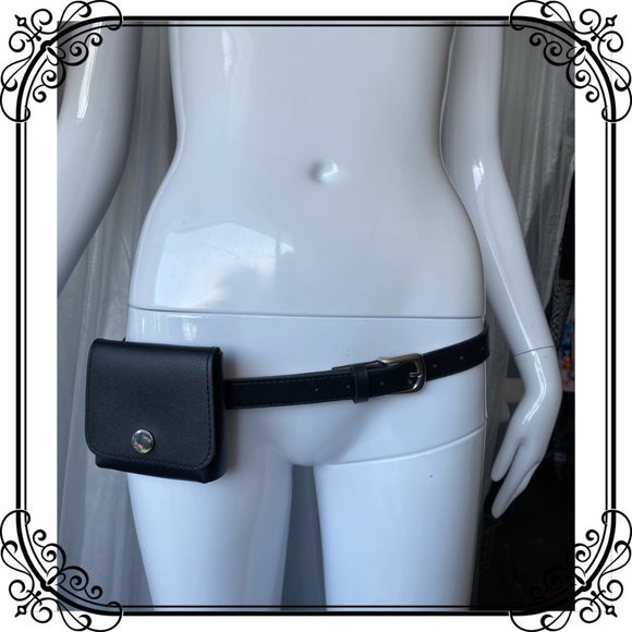 💋 4 FOR $50 /LILI SIDONIO FAUX LEATHER POUCH BELT (EUC) - Picture 1 of 9